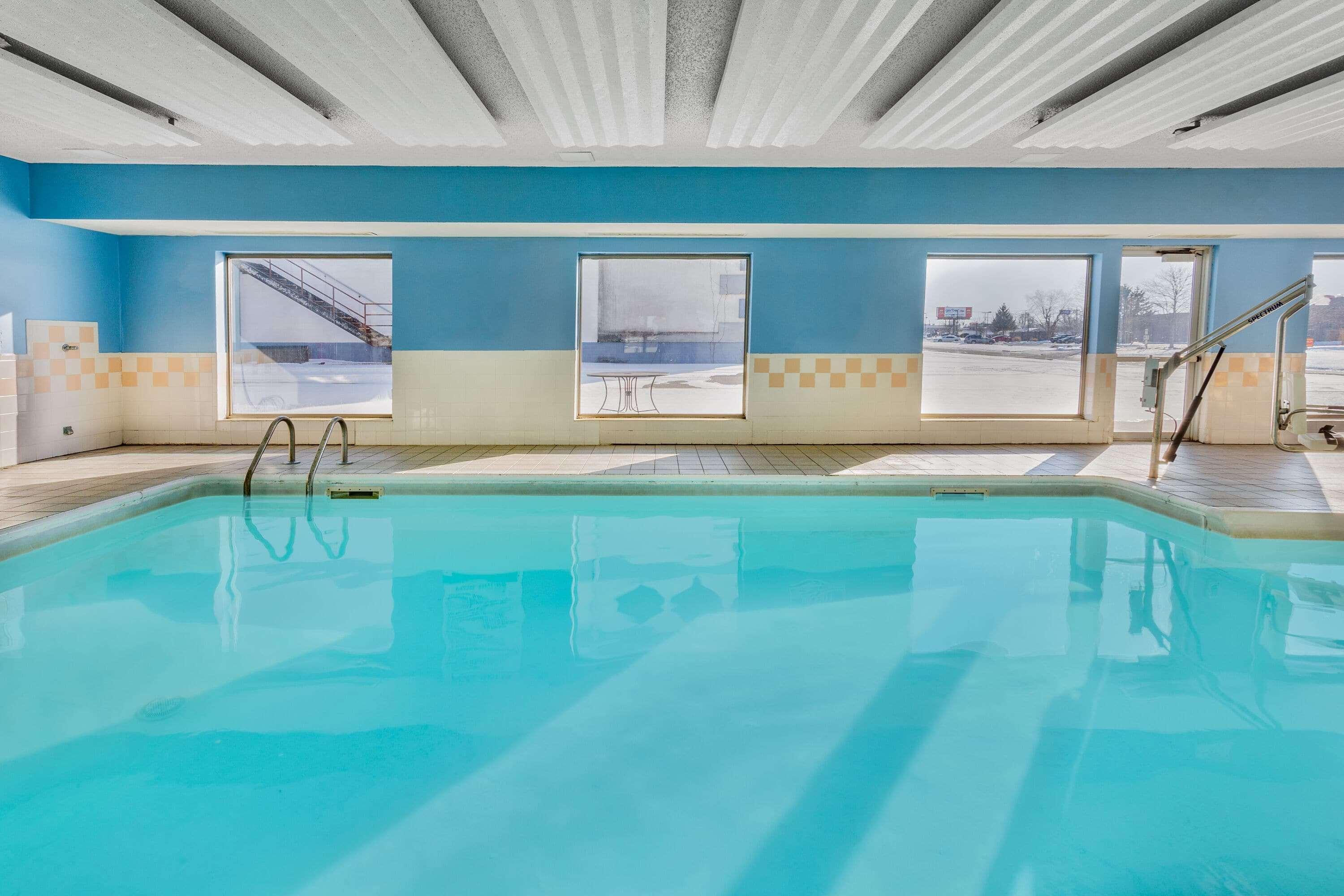 Super 8 by Wyndham Kokomo Eksteriør billede